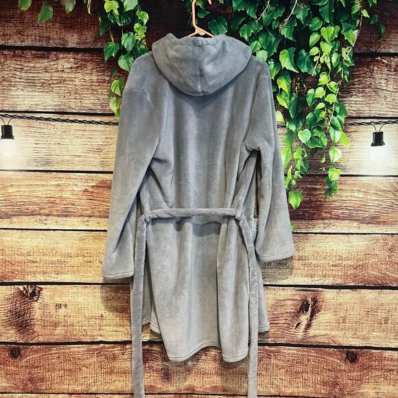 Victoria's Secret Gray Grey Soft Cozy Plush Hooded Short Robe Small Belt Tie - Picture 2 of 4